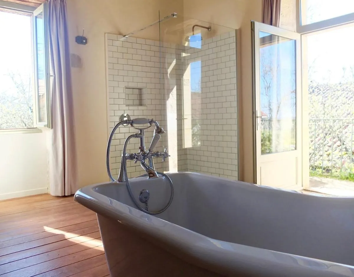 Puylagarde Stunning French Farmhouse צרפת